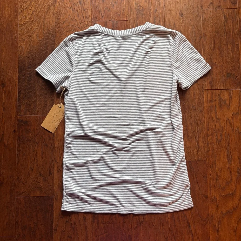 GapFit Gray White Striped Ruched Active Tee | Size Small